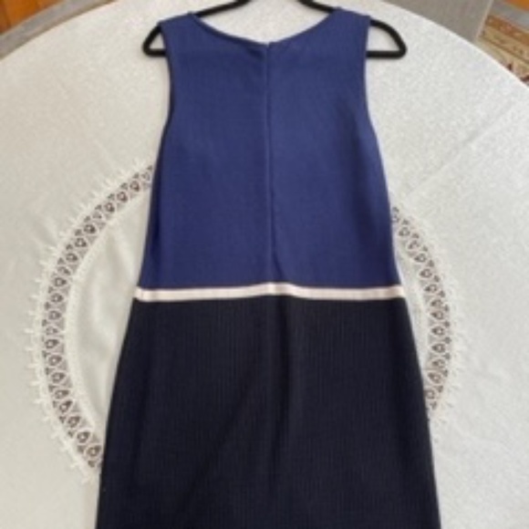 St John knit dress, Size 6, Blue, White, and Black - Picture 2 of 2